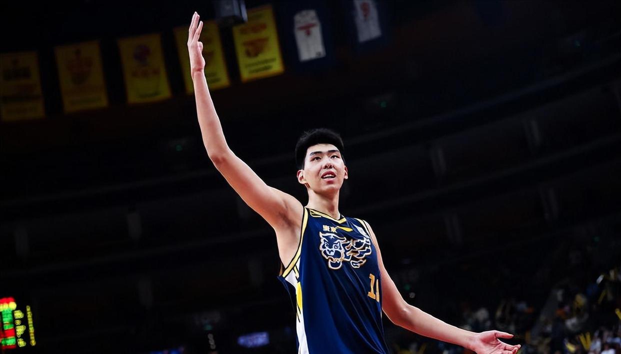 CBA常规赛倒计时;克里夫兰骑士赛前队长鼓劲;细节引发关注;态度坚定;更衣室氛围转暖-开云体育官网